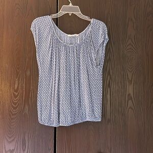 Old Navy blue and white patterned, sleeveless top. Size Medium.